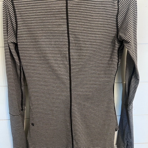 Lululemon Awesoma Henley
Hyper Stripe Black Heathered Slate Size 8 - Picture 3 of 3